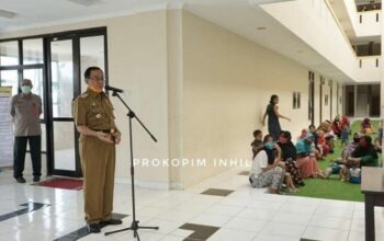 Peduli Covid-19, Bupati Inhil Berikan Bantuan Warga di Rusunawa