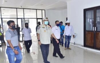 Wakil Bupati Inhil Tinjau Pengerjaan Rumah Sakit Khusus Pasien Covid-19 Wakil Bupati Inhil Tinjau Pengerjaan Rumah Sakit Khusus Pasien Covid-19