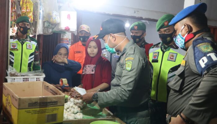 Satgas Penegakan Disiplin Protokol Kesehatan Terus Patroli di Pasar Tradisional