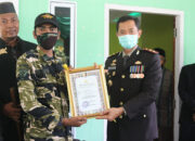 Polres Inhil Berikan Piagam Penghargaan Kepada Penulis Buku Sejarah Perjalanan Pahlawan M Boya