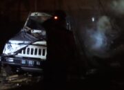 Jago Merah Kembali Hanguskan Warung dan Satu Mobil di Depan Kantor DPRD Inhil