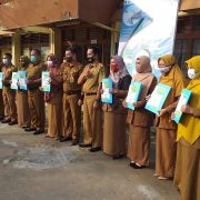 9 Guru di Inhil dapat Penghargaan Penulis Kreatif 2021