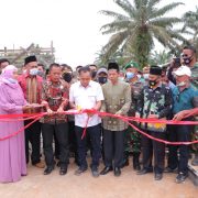 Jembatan Hasil Iuran Warga Senilai 1.3 M Diresmikan Ketua DPRD Inhil