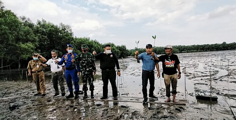 Foto Ekowisata Pantai Terumbu Mabloe di Desa Sungai Bela