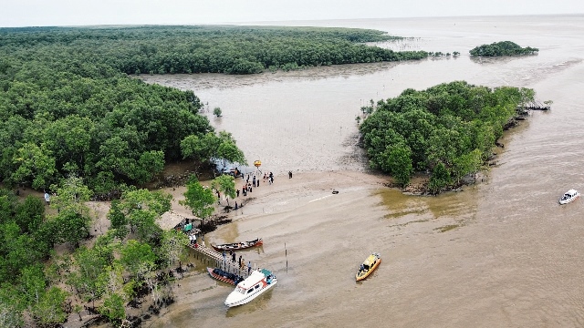 Foto Ekowisata Pantai Terumbu Mabloe di Desa Sungai Bela