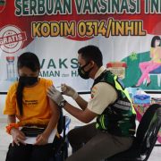 Dandim Inhil Tinjau Vaksinasi di Teluk Merbau