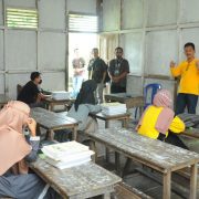 Camat Gaung Yuliargo Sempatkan Kunjungi 5 Pelajar yang Mengikuti Sekolah Terbuka