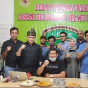 Panglima Besar DPP LHMB Menyerahkan 12 Mandat