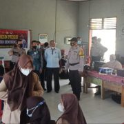Sebanyak 400 Pelajar SMAN Kemuning Ikuti Gerai Vaksin Presisi Polri