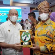 Bupati Inhil HM.Wardan Perkenalkan Potensi Kelapa pada acara ICCCF TH 2021