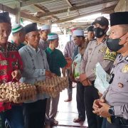 Polsek Tembilahan Hulu Beri Bantuan Sembako kepada Keluarga yang Tersambar Petir
