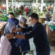 HUT BRI Ke – 126 Berikan Bantuan Program Bina Lingkungan Kepada Pedagang Pasar Mayang