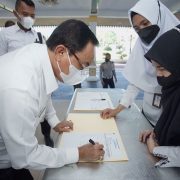 Bupati HM Wardan Terima DIPA, BDAT dan DD Tahun 2022 dari Gubri