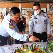 Perlombaan Nasi Tumpeng Peringatan HUT DWP Ke-22 dan Hari Ibu, Kadivpas Menjadi Salah Satu Juri dan Berikan Apresiasi Kepada Ketua DWP Lapaste