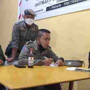 ‘Putus Cinta’, Seorang Pemuda di Taman Kota Tembilahan Disambangi Satpol PP