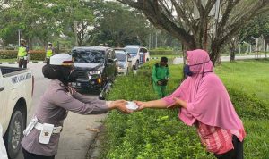 Wujud Kepedulian, Melalui ‘Jumat Barokah’ Satlantas Polres Siak Berkomitmen Menjadi Polantas Yang Penolong dan Humanis