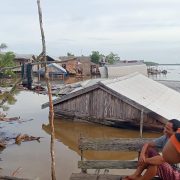 Longsor di Tanah Merah, 20 Rumah Ikut Tergerus ke Kungai
