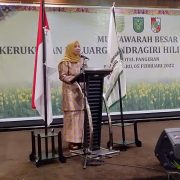 Dr Hj Nurlia SH MH Perempuan Pertama Pimpin Kerukunan Keluarga Indragiri Hilir – Pekanbaru