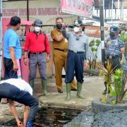 Bupati Inhil Tinjau Gotong Royong Massal