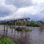 Setahun Tidak Ada Perubahan, Jembatan di Desa Teluk Lanjut Patah 2 dan Tinggal Kerangka