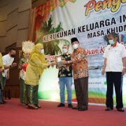 Bupati HM Wardan Pinta KKIH Pelihara Budaya Adat Melayu Riau