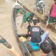 Warga Inhil Tumpahkan Kekesalan di Sosmed, Perahu Mesin Karam Akibat Gelombang Speedboat