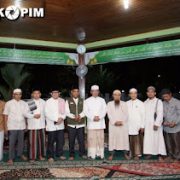 Malam Ke-29, Bupati HM Wardan Shalat Isya’ Dan Tarawih Bersama Ormas, Paguyuban Dan Orkes
