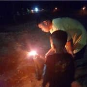 ‘1000 Pelita’, Cara Warga Desa Kemuning Tua Sambut Idul Fitri