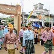 Bupati Lepas Peserta Pawai Ta aruf, MTQ Tingkat Kabupaten Indragiri Hilir Ke- 52 di Tanah Merah