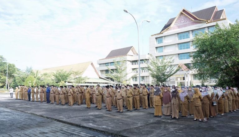 Bupati HM Wardan Pimpin Apel Gabungan Serta Halal Bihalal Seluruh ASN