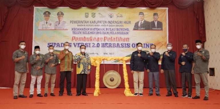 Bupati HM Wardan Membuka Pelatihan Sipades Versi 2.0 Berbasis Online Bupati HM Wardan Membuka Pelatihan Sipades Versi 2.0 Berbasis Online