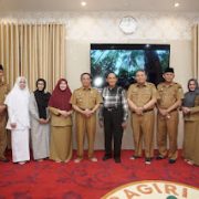 Bupati Inhil Terima Silaturahmi Hakim Agung Periode 2004 Dikediamannya