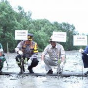 Kapolres Inhil Beserta Unsur Forkopimda Hadiri Penanaman Benih Pohon di Sungai Bela