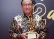 Ajang Bergengsi Kompas TV, Bupati Inhil H.M.Wardan Terima Penghargaan