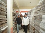 Bupati Inhil HM WARDAN Tinjau Logistik Pemilu 2024