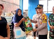 Kapolres Inhil Sambangi Korban Kebakaran, Beri Sembako