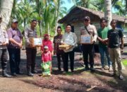 Polres Inhil Serahkan Bantuan ke Keluarga Korban Laka Laut