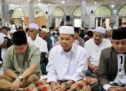 Pj Sekda Inhil Laksanakan Sholat Idul Fitri 1445 H di Masjid Al-Huda Tembilahan
