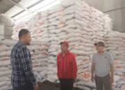 Tinjau Stok Beras, Pj. Bupati Inhil H Erisman Yahya Pastikan Ketersediaan Aman