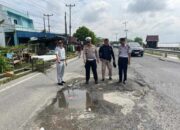 Satlantas Polres Inhil Ajak Stakeholder Terkait untuk Survei Ruas Jalan yang Rusak
