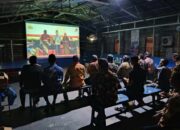 Polsek Tanah Merah Gelar Nonton Bareng Wayang Kulit Peringati Hari Bhayangkara ke-79