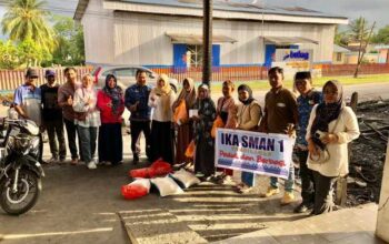 Terharu, Korban Kebakaran: Kami Tak Sendiri, Terimakasih IKA SMAN 1 Tembilahan