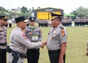 Wakapolda Riau Hadiahi Bibit Pohon ke Personel Naik Pangkat, Ini Maknanya!