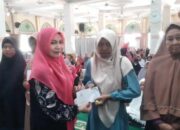 Bantuan untuk Dhuafa Warnai Pesantren Kilat di Tembilahan