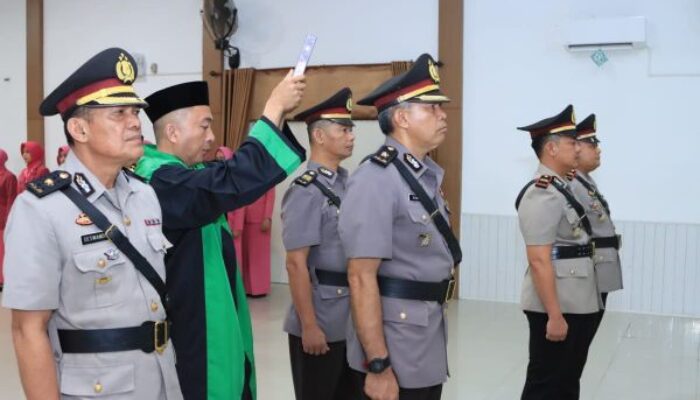 Kapolres Inhil AKBP Farouk Oktora S.H, S.I.K, Pimpin Upacara Sertijab Kabag Log, Kapolsek dan Pelantikan PS Kasat Binmas