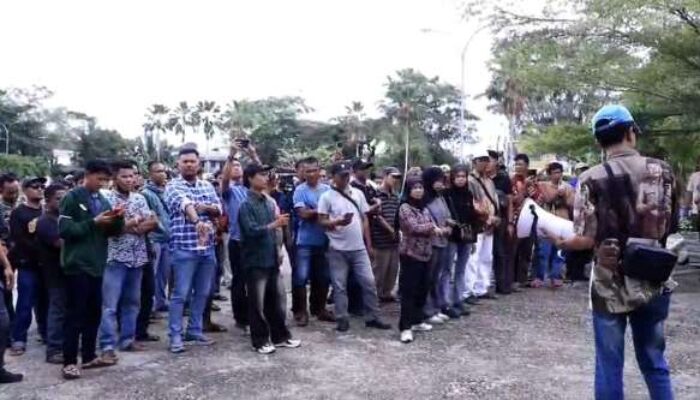 Ratusan Warga Demo BBM, Pemkab Inhil Buka Opsi Solusi Baru