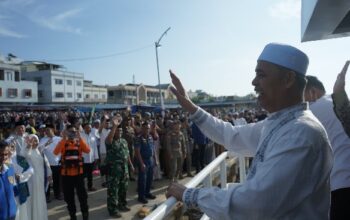 Haru! 307 JCH Inhil Dilepas, Bupati Herman Ikut Dampingi ke Batam