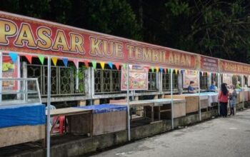 Bupati H. Herman Fasilitasi Lapak Terpusat untuk 66 UMKM Pedagang Kue Idul Adha di Jalan Kapten Mukhtar Tembilahan