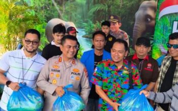 Momentum MayDay, Ratusan Buruh Inhil Terima Bantuan Sembako