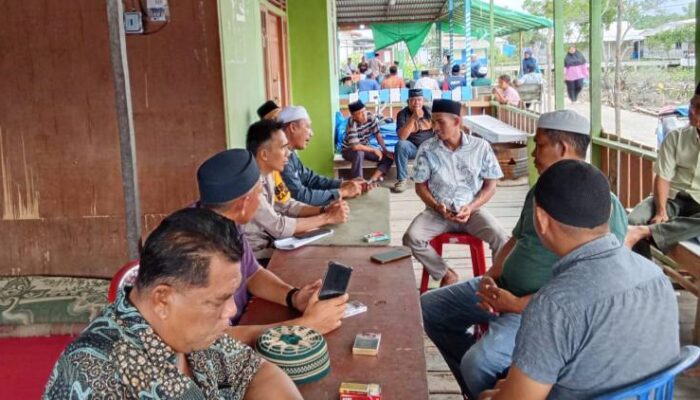 Bhabinkamtibmas Desa Belaras Koordinasi Pendataan Lahan Jagung untuk Dukung Swasembada Pangan